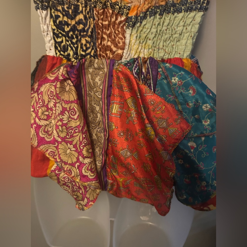 100% silk shirt - multi colored and print patchwork smocked halter top - Picture 4 of 8